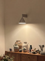 Metorq Geometrische Metall-Wandleuchte - Modernes Design für Schlafzimmer-Nachttischlampe